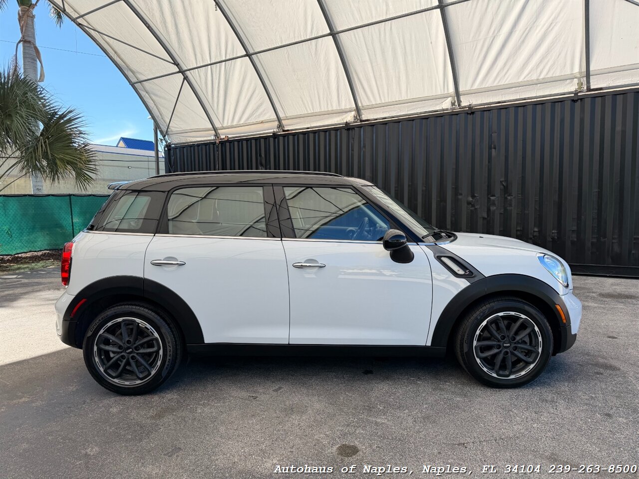 2016 MINI Countryman Cooper S   - Photo 9 - Naples, FL 34104