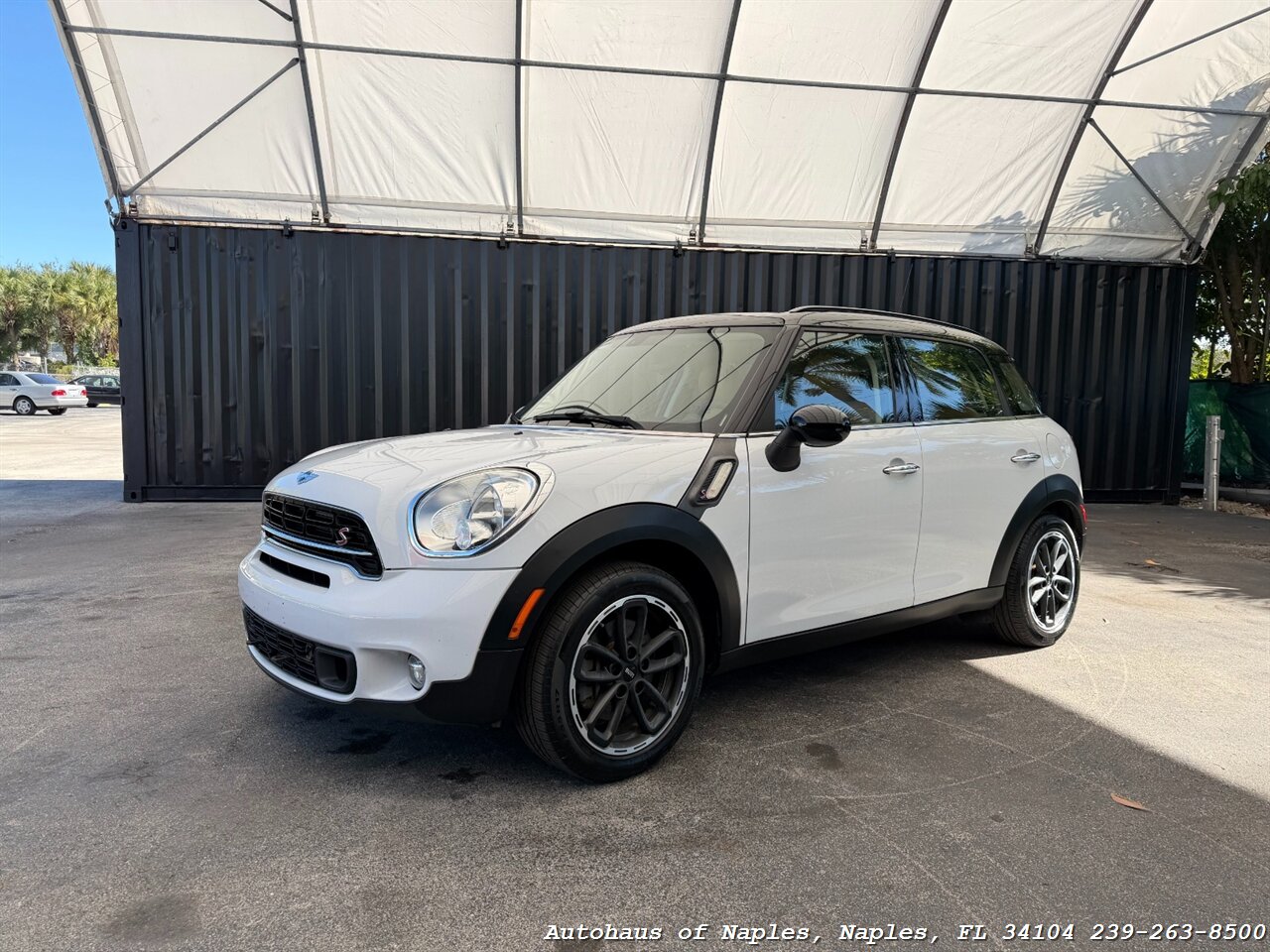 2016 MINI Countryman Cooper S   - Photo 4 - Naples, FL 34104