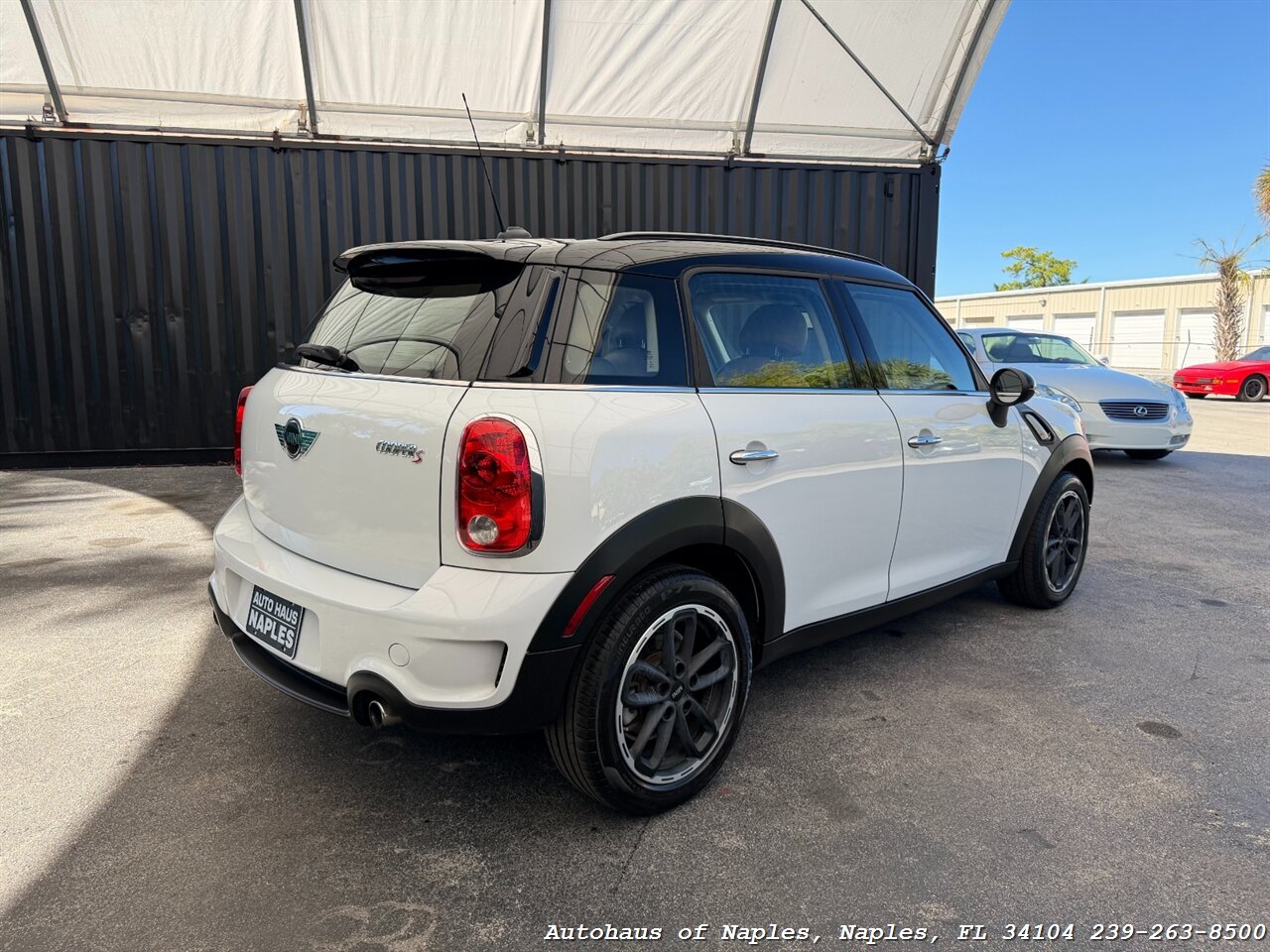 2016 MINI Countryman Cooper S   - Photo 8 - Naples, FL 34104