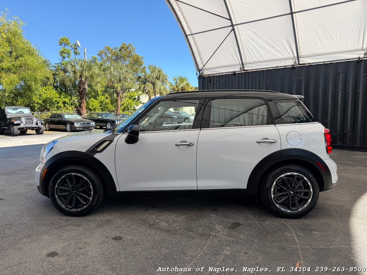 2016 MINI Countryman Cooper S   - Photo 5 - Naples, FL 34104