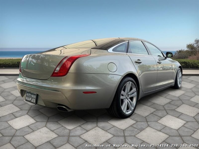 2011 Jaguar XJ - Photo 8 - Naples, FL 34104