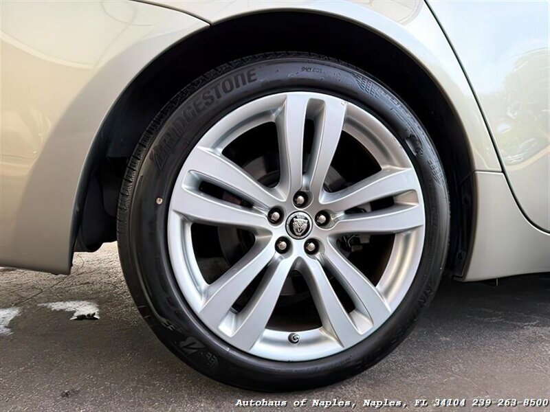 2011 Jaguar XJ - Photo 11 - Naples, FL 34104