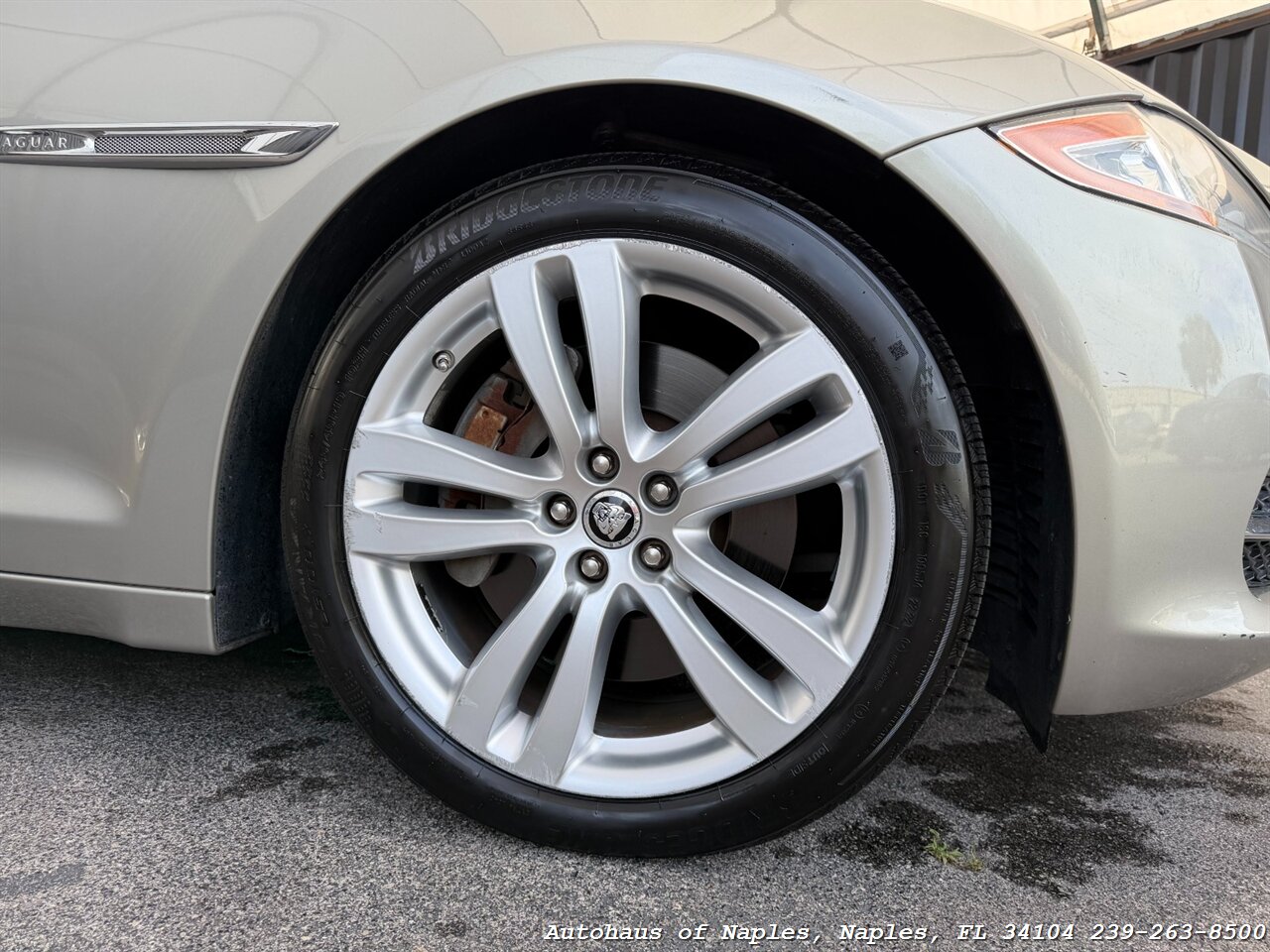 2011 Jaguar XJ - Photo 10 - Naples, FL 34104