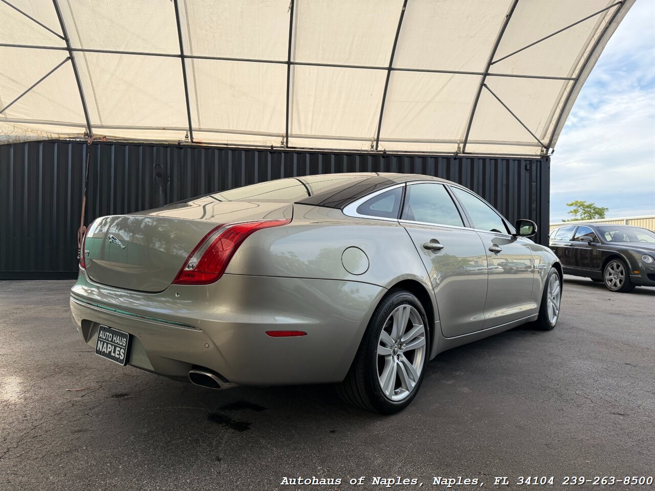 2011 Jaguar XJ - Photo 8 - Naples, FL 34104