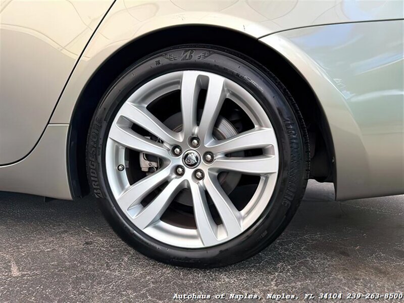 2011 Jaguar XJ - Photo 12 - Naples, FL 34104