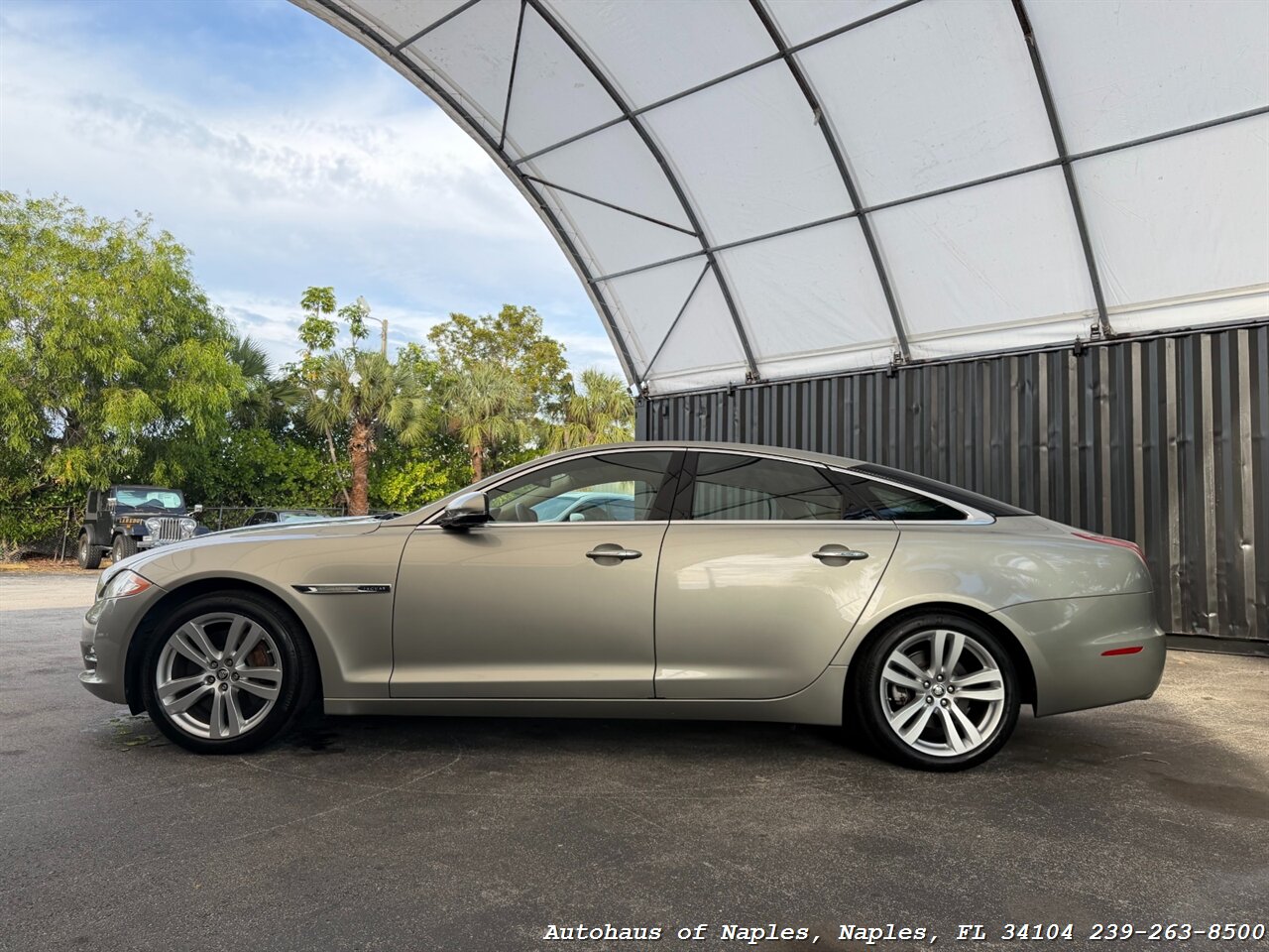 2011 Jaguar XJ - Photo 5 - Naples, FL 34104