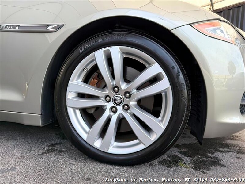 2011 Jaguar XJ - Photo 10 - Naples, FL 34104