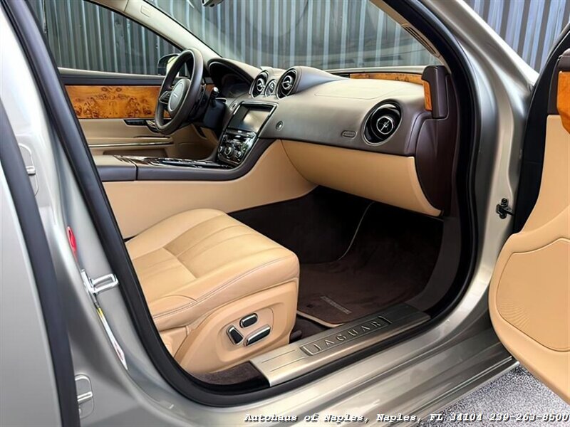 2011 Jaguar XJ - Photo 25 - Naples, FL 34104