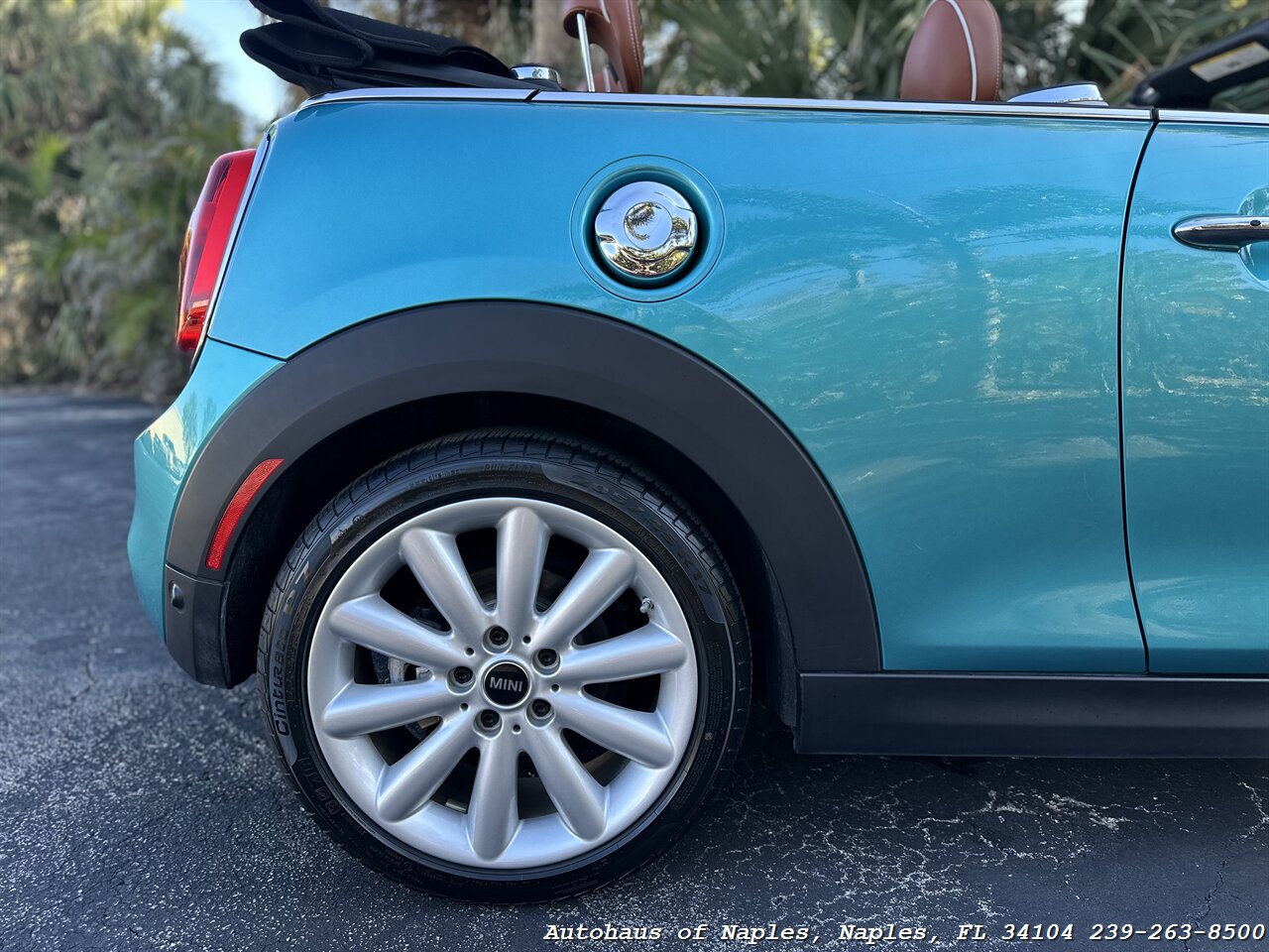 2017 MINI Convertible Cooper S   - Photo 24 - Naples, FL 34104