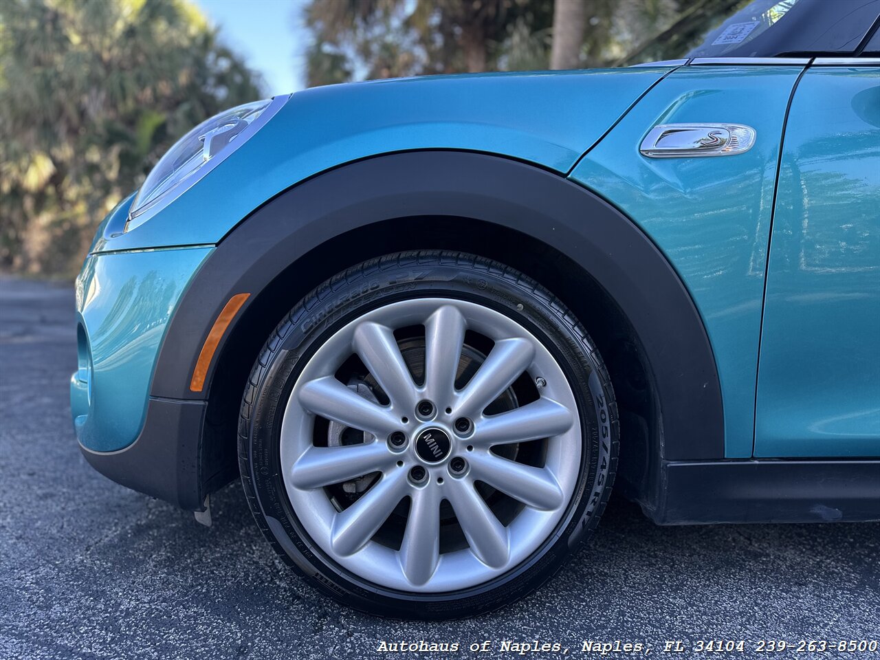 2017 MINI Convertible Cooper S   - Photo 11 - Naples, FL 34104