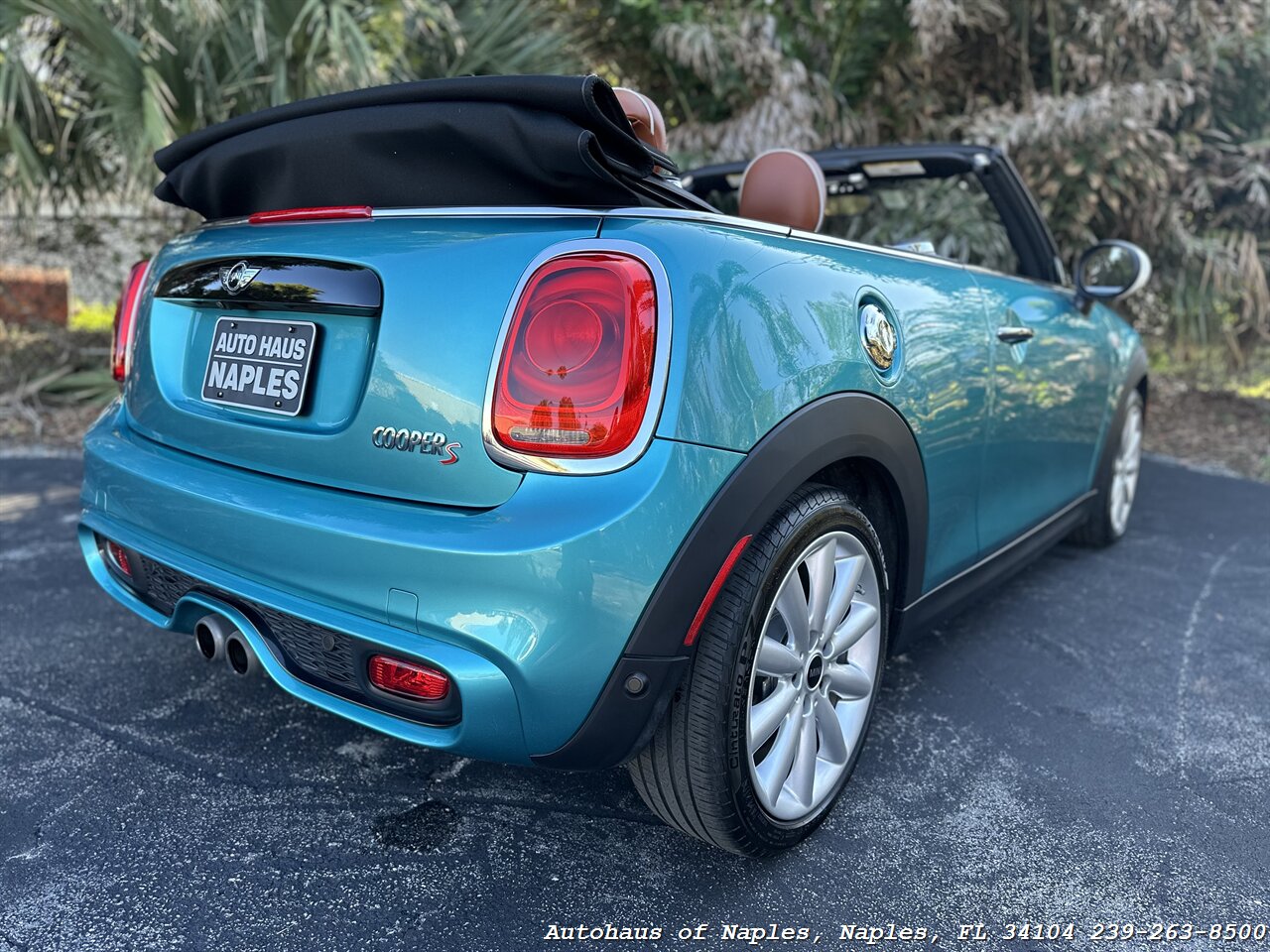 2017 MINI Convertible Cooper S   - Photo 19 - Naples, FL 34104