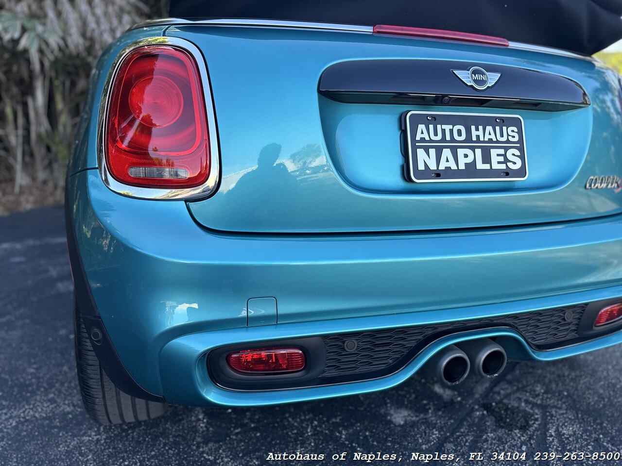 2017 MINI Convertible Cooper S   - Photo 21 - Naples, FL 34104