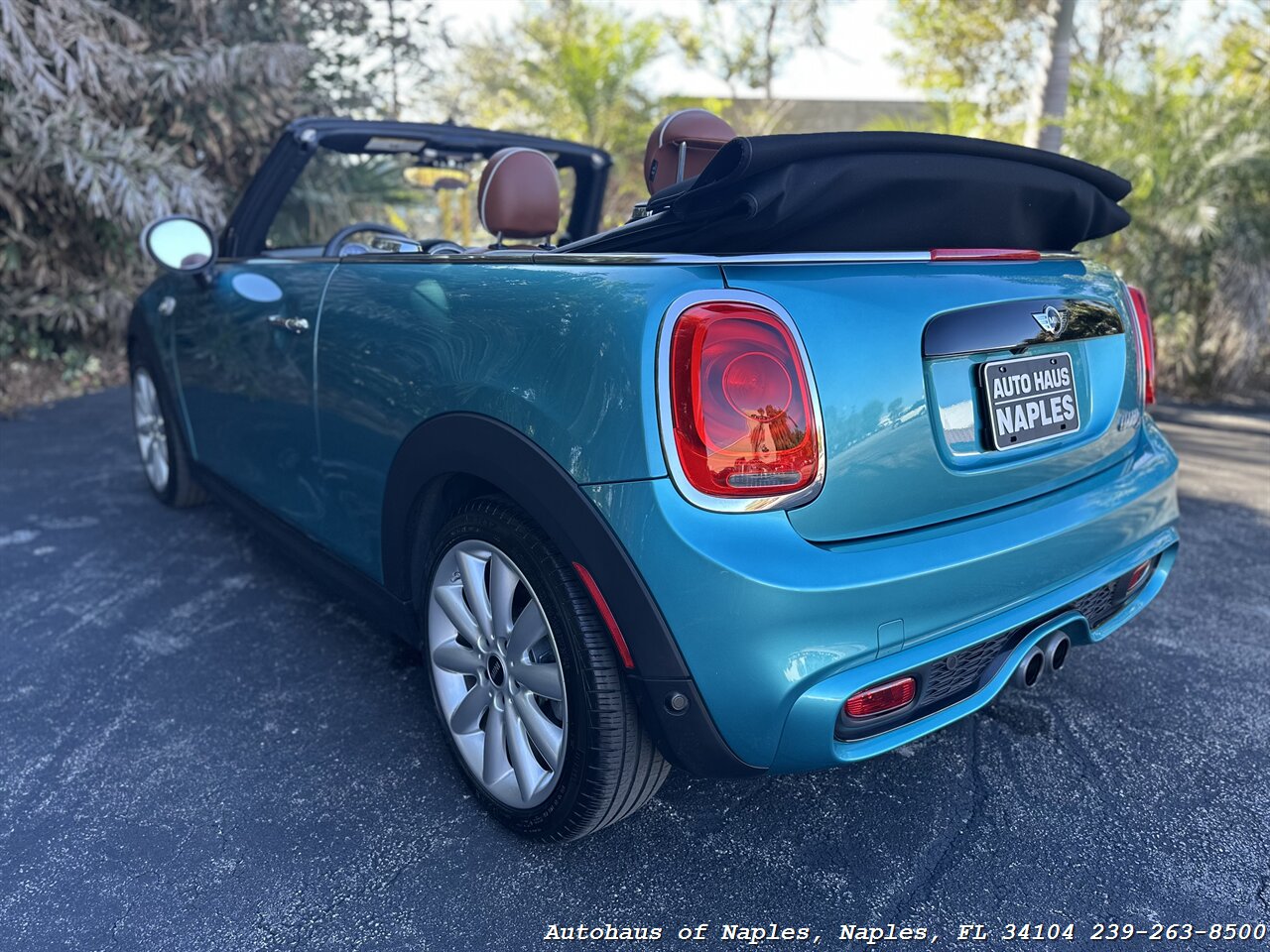 2017 MINI Convertible Cooper S   - Photo 17 - Naples, FL 34104