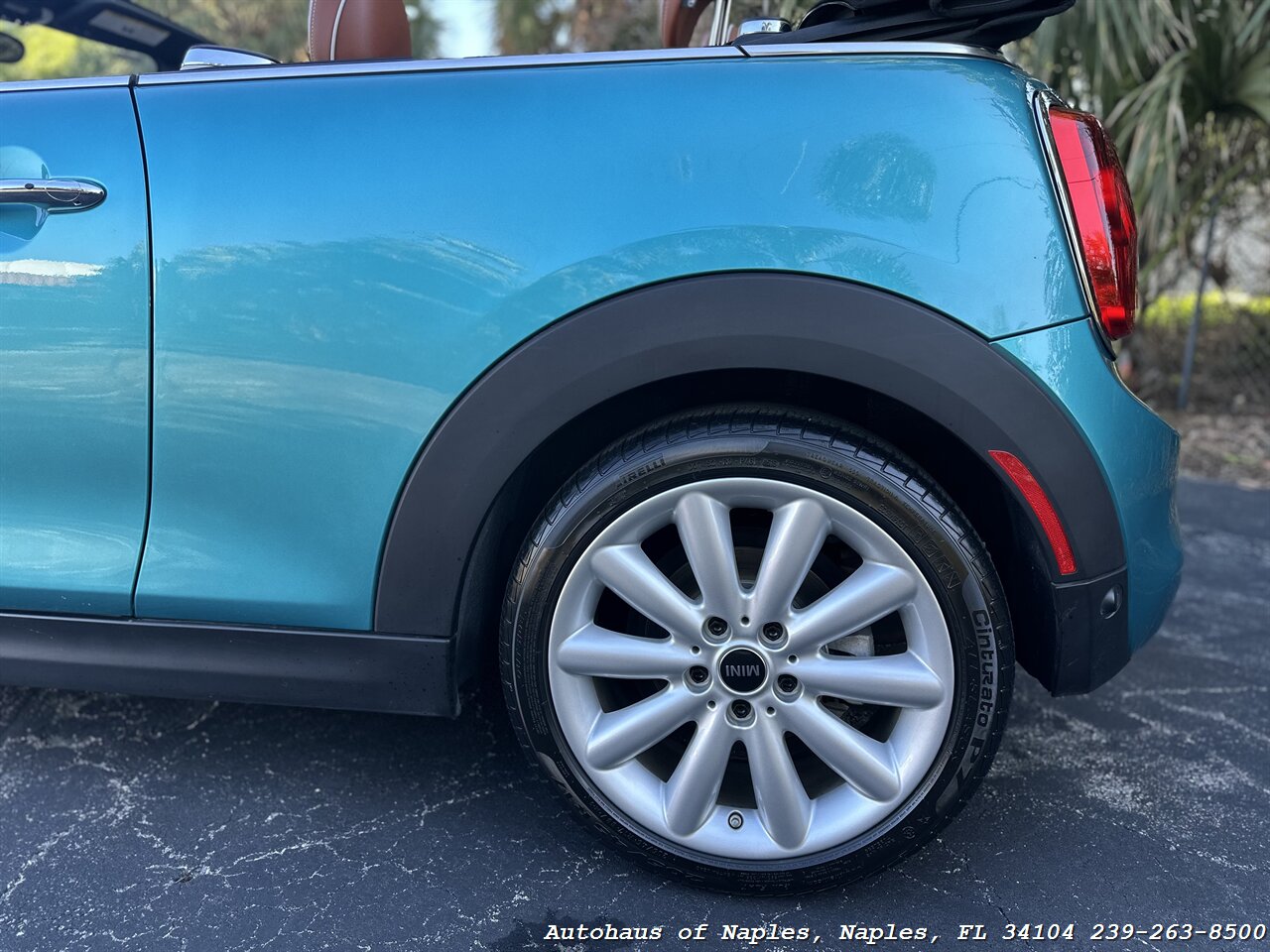 2017 MINI Convertible Cooper S   - Photo 13 - Naples, FL 34104