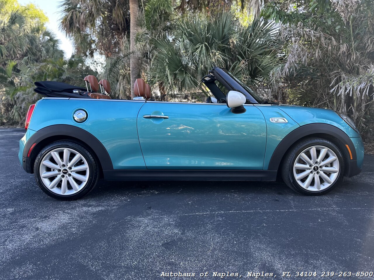 2017 MINI Convertible Cooper S   - Photo 20 - Naples, FL 34104