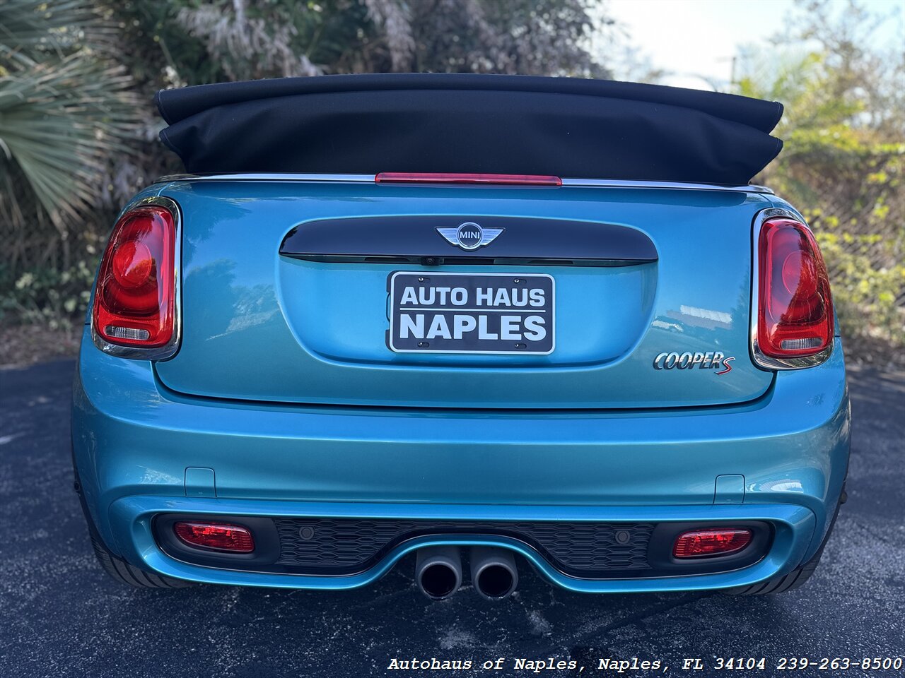 2017 MINI Convertible Cooper S   - Photo 18 - Naples, FL 34104