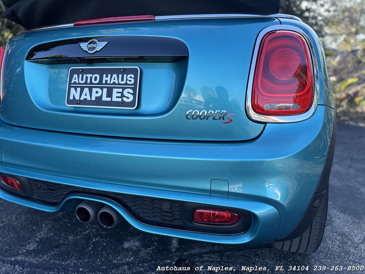 2017 MINI Convertible Cooper S   - Photo 22 - Naples, FL 34104