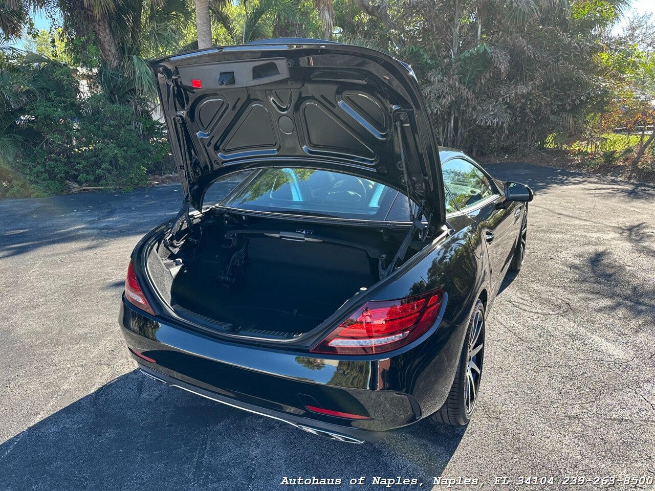 2018 Mercedes-Benz SLC AMG 43   - Photo 18 - Naples, FL 34104