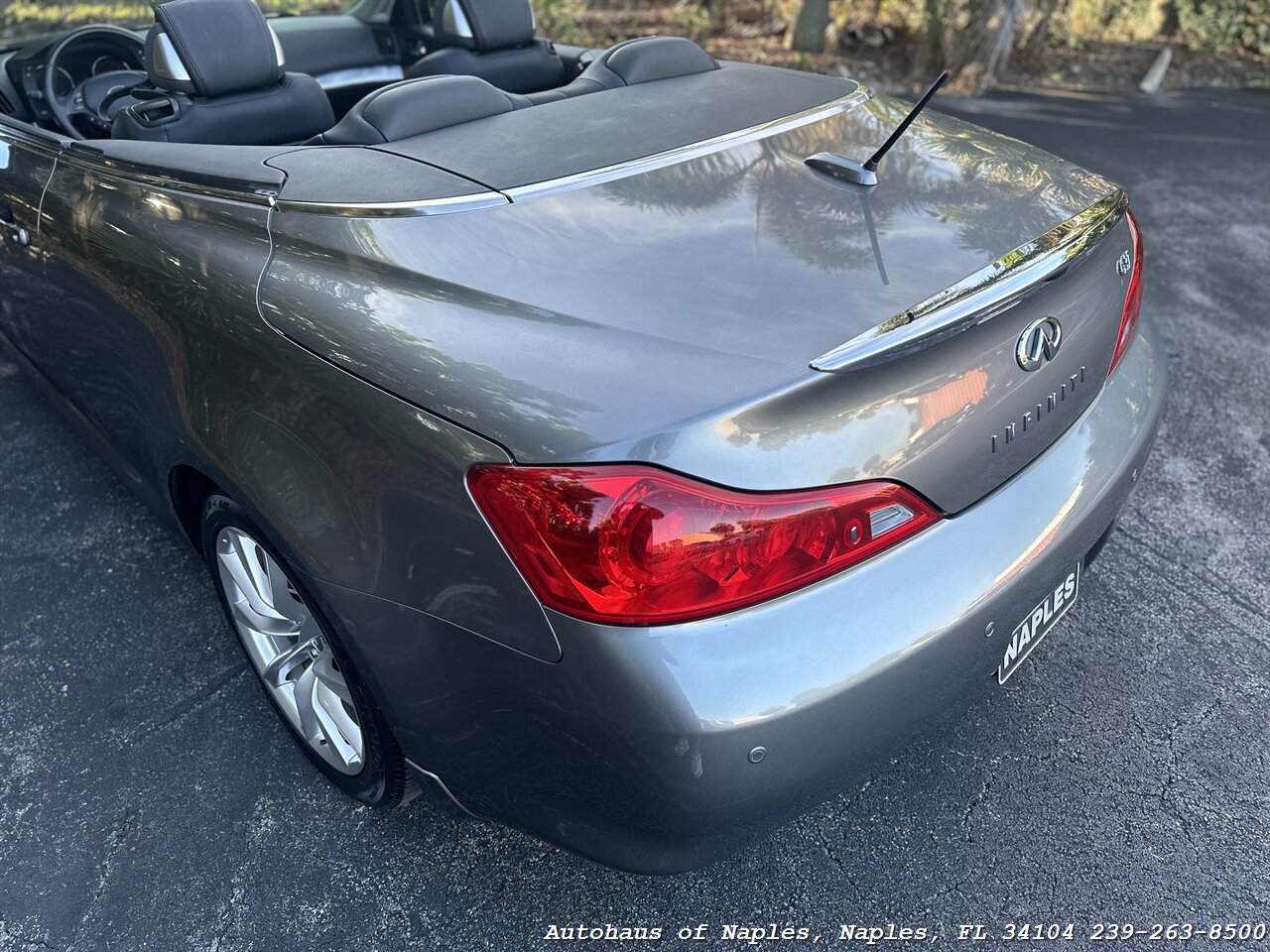 2013 INFINITI G37 Convertible   - Photo 20 - Naples, FL 34104