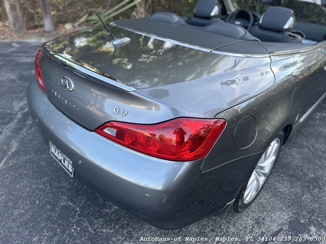 2013 INFINITI G37 Convertible   - Photo 24 - Naples, FL 34104