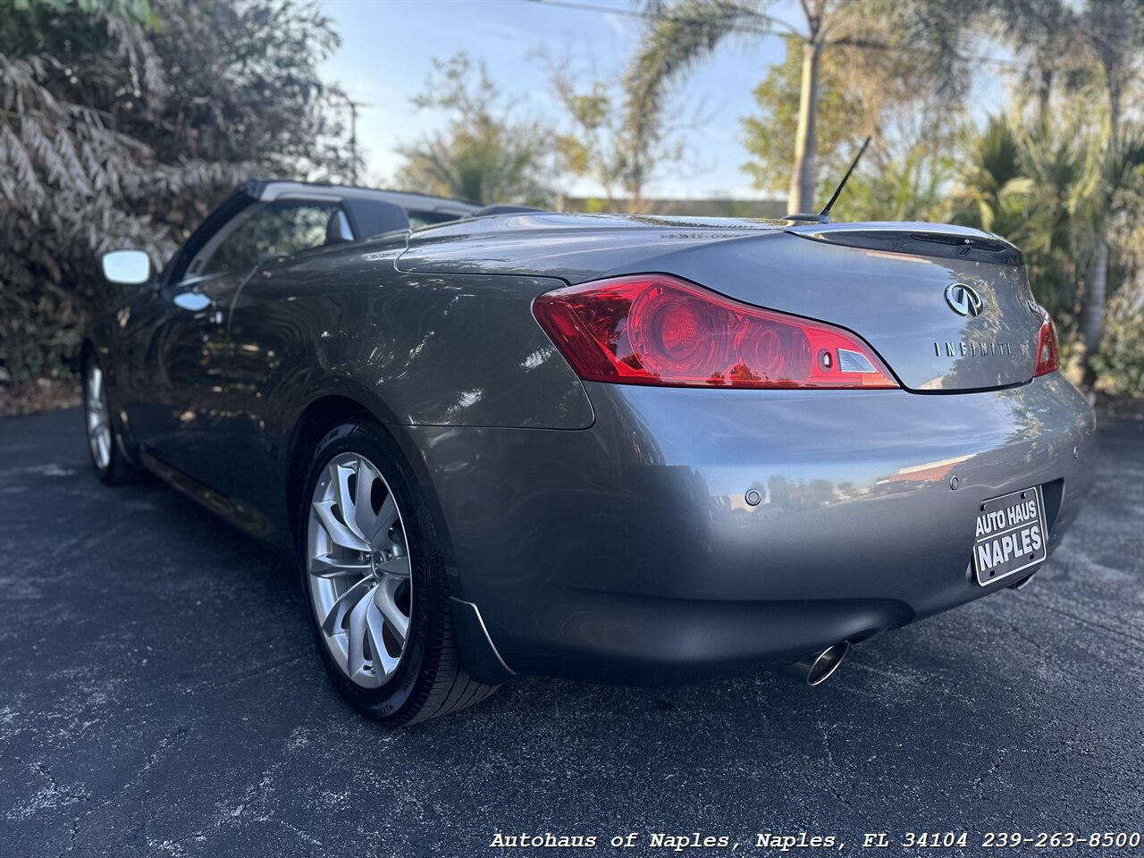 2013 INFINITI G37 Convertible   - Photo 16 - Naples, FL 34104