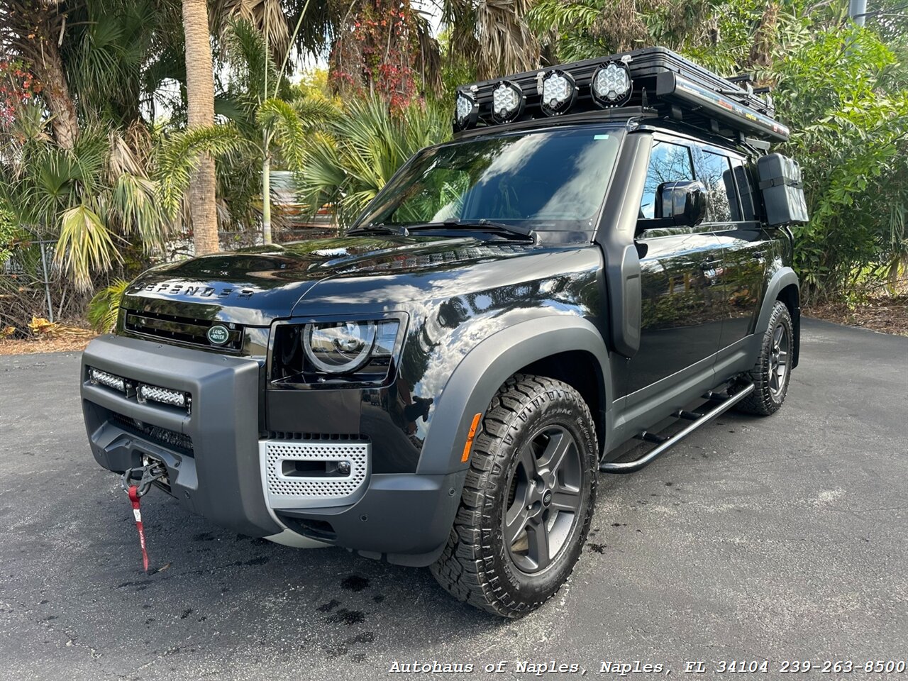 2023 Land Rover Defender 110 S   - Photo 4 - Naples, FL 34104