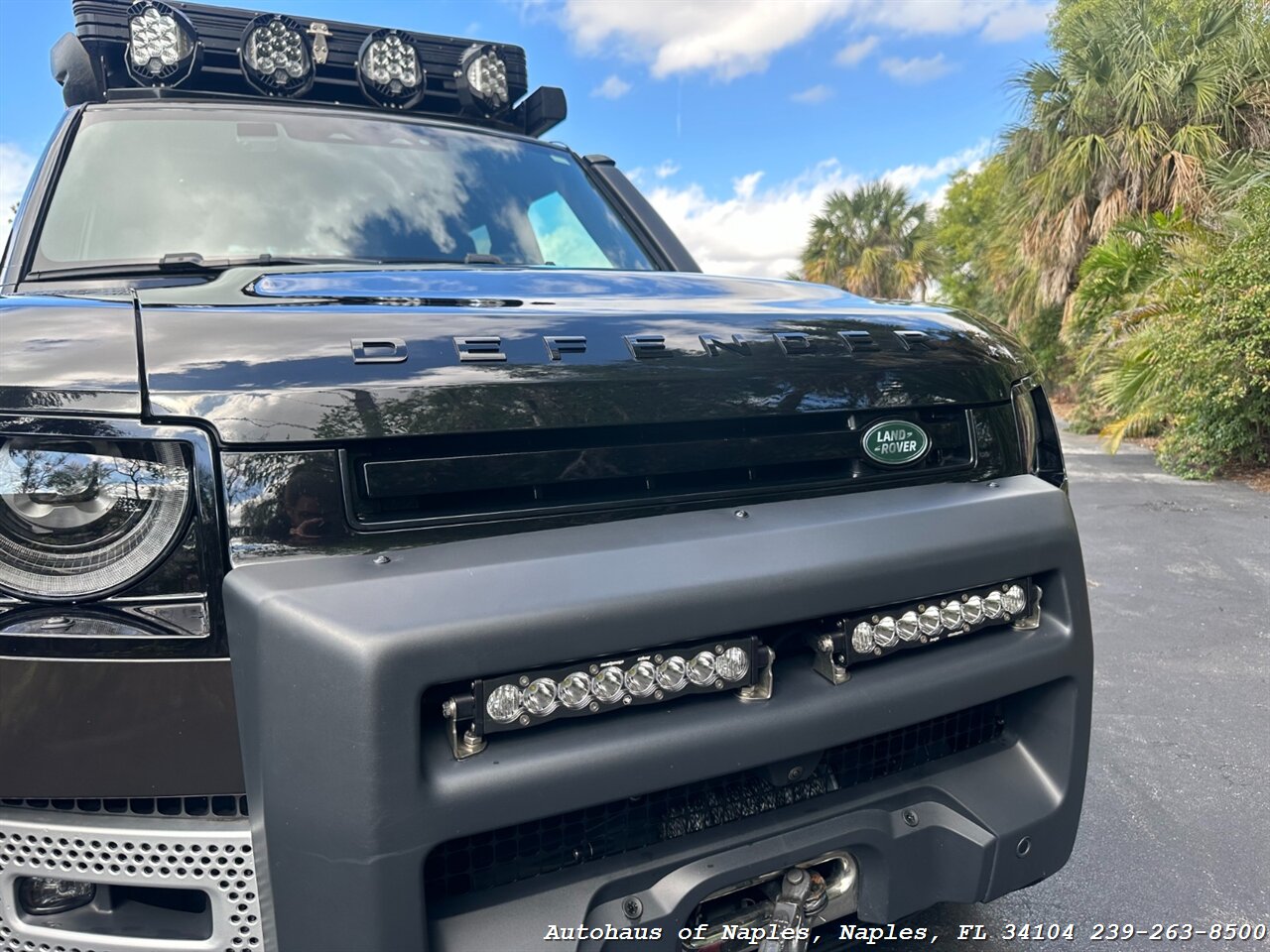 2023 Land Rover Defender 110 S   - Photo 29 - Naples, FL 34104