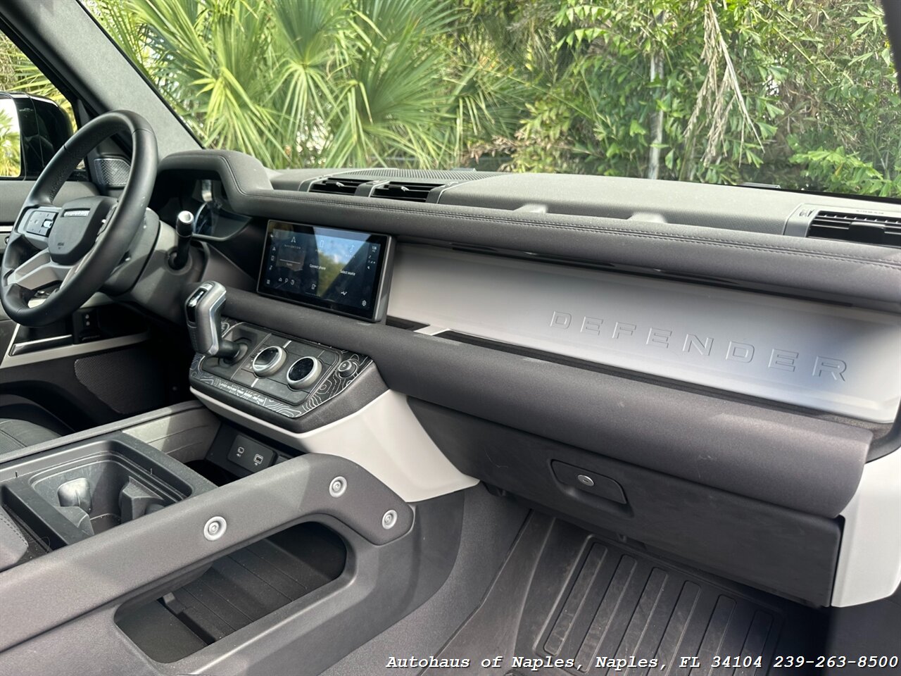 2023 Land Rover Defender 110 S   - Photo 23 - Naples, FL 34104