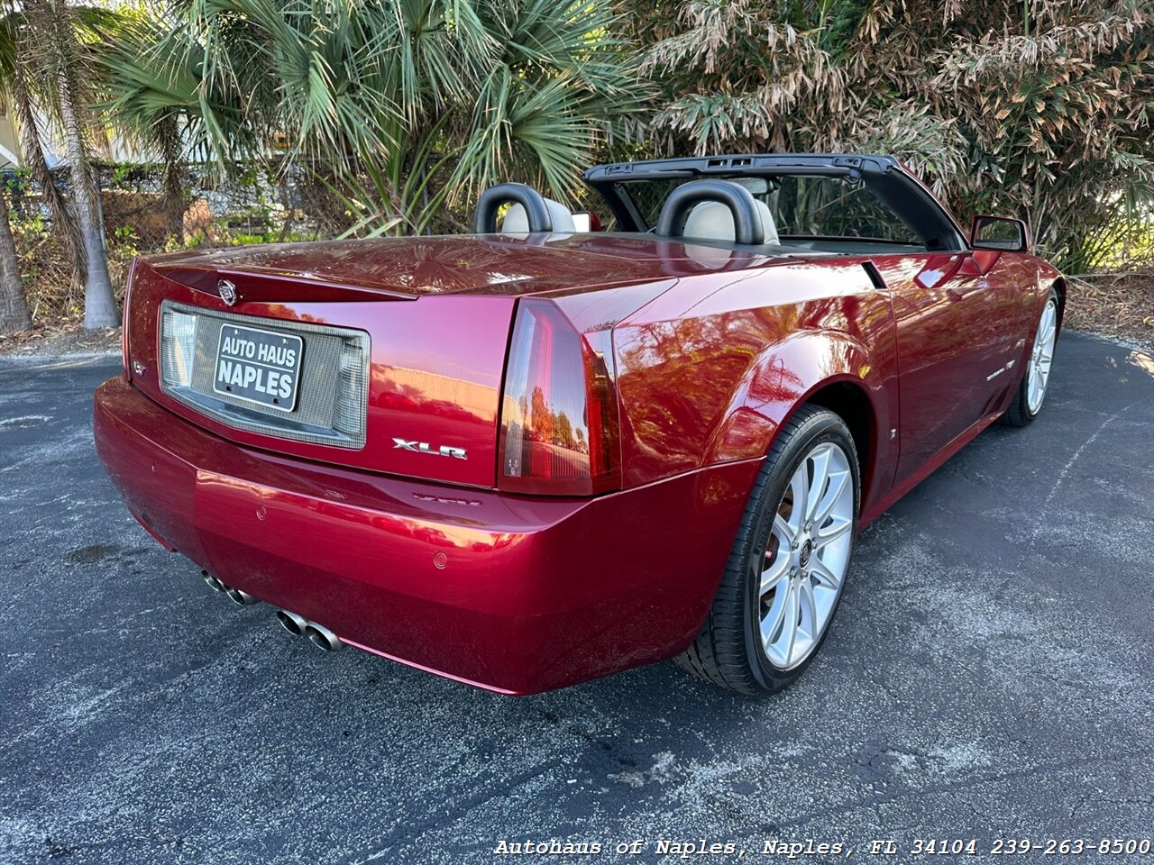 2006 Cadillac XLR-V   - Photo 17 - Naples, FL 34104