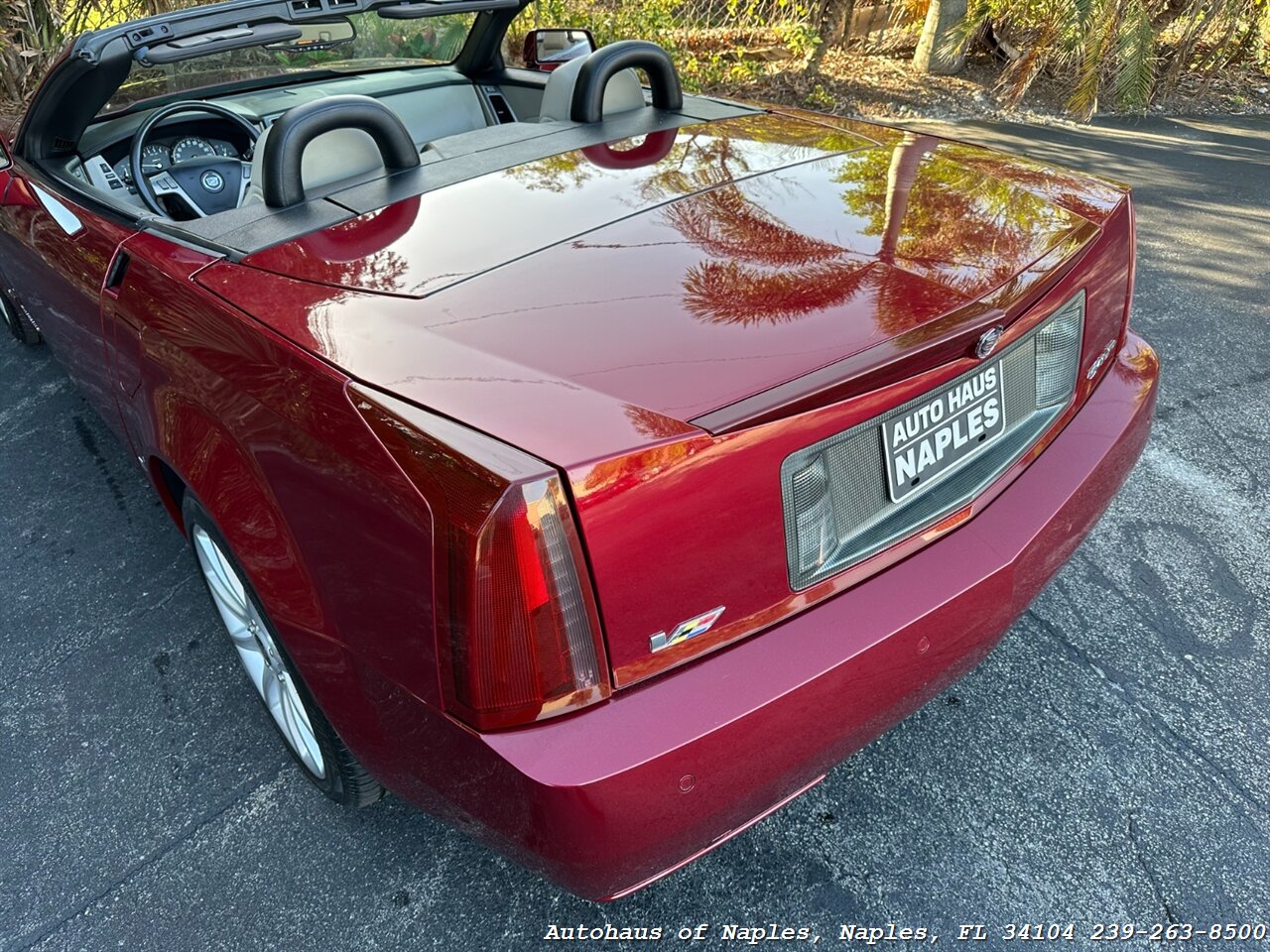 2006 Cadillac XLR-V   - Photo 19 - Naples, FL 34104