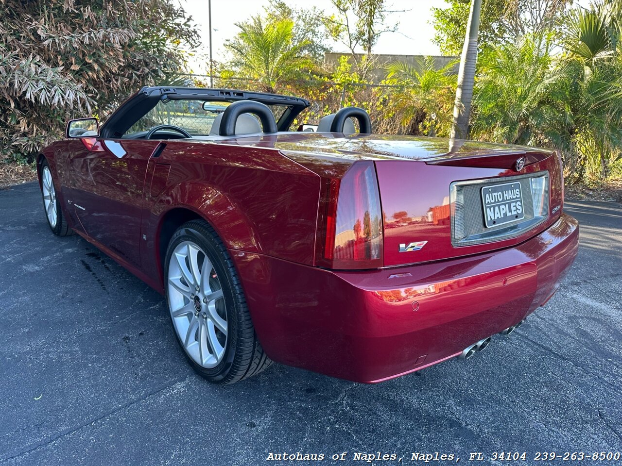 2006 Cadillac XLR-V   - Photo 15 - Naples, FL 34104