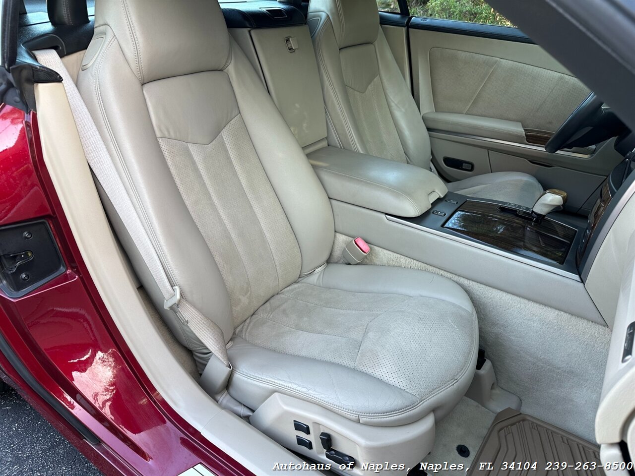 2006 Cadillac XLR-V   - Photo 39 - Naples, FL 34104