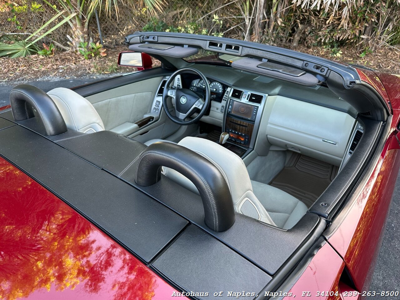 2006 Cadillac XLR-V   - Photo 22 - Naples, FL 34104