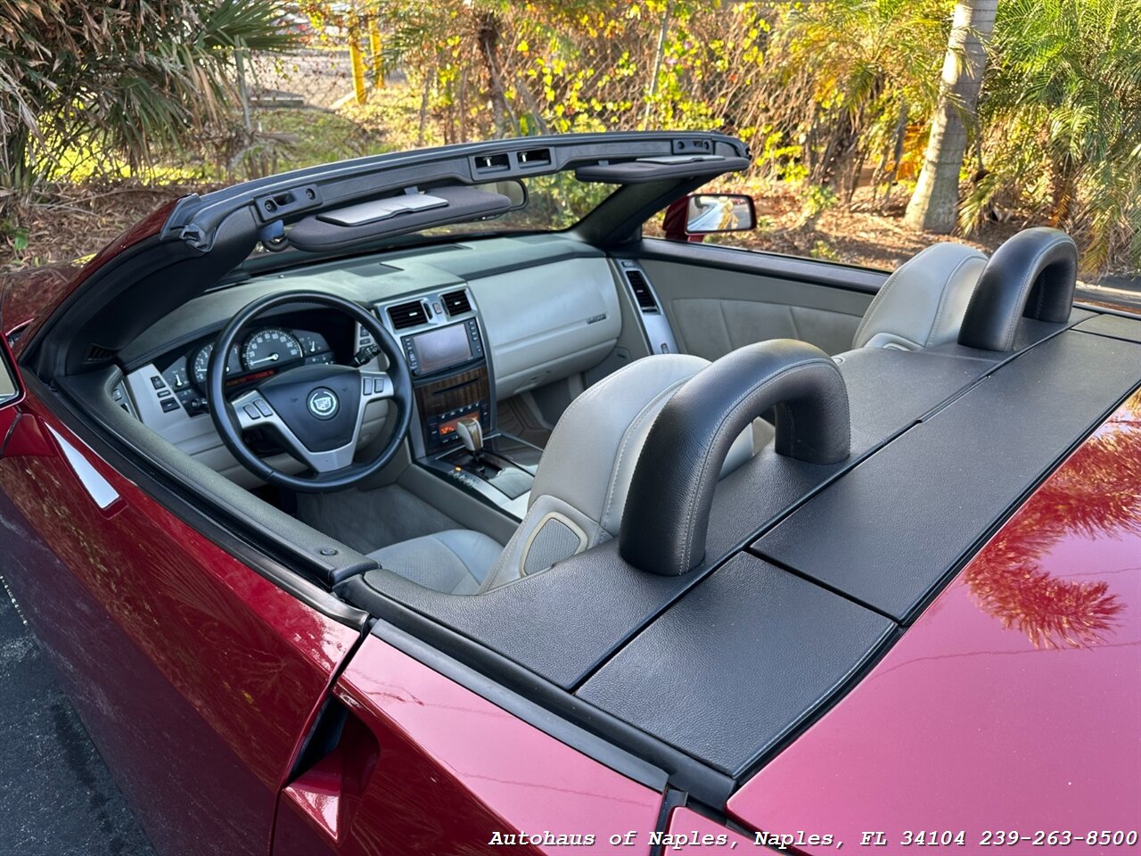 2006 Cadillac XLR-V   - Photo 21 - Naples, FL 34104