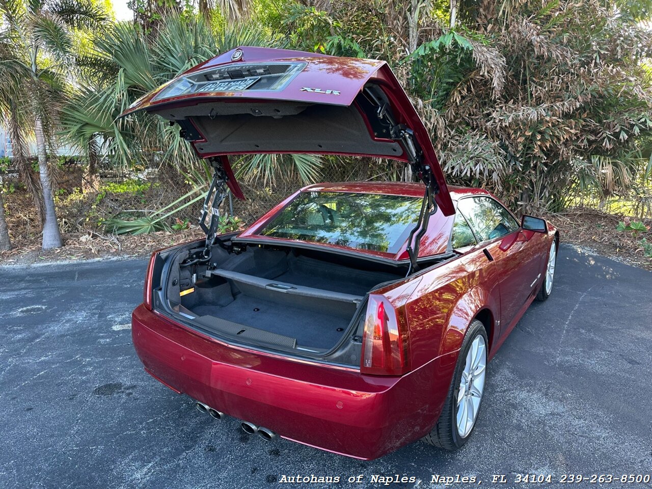 2006 Cadillac XLR-V   - Photo 31 - Naples, FL 34104