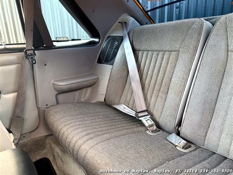 1993 Ford Mustang GT   - Photo 24 - Naples, FL 34104