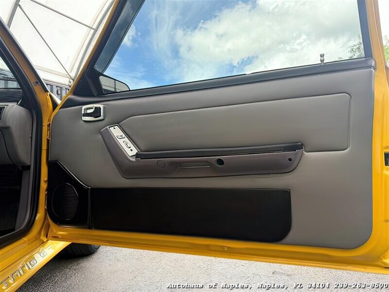 1993 Ford Mustang GT   - Photo 28 - Naples, FL 34104