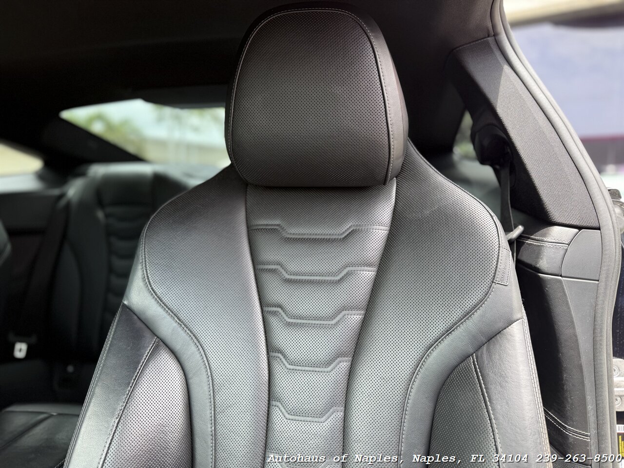2022 BMW 8 Series 840i   - Photo 4 - Naples, FL 34104
