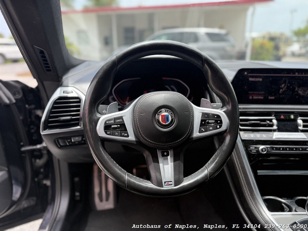 2022 BMW 8 Series 840i   - Photo 5 - Naples, FL 34104