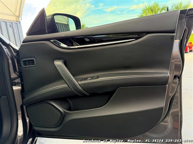 2015 Maserati Quattroporte GTS - Photo 31 - Naples, FL 34104