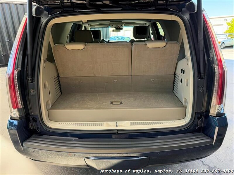 2017 Cadillac Escalade Luxury   - Photo 27 - Naples, FL 34104