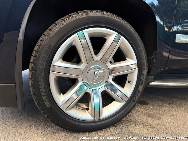 2017 Cadillac Escalade Luxury   - Photo 13 - Naples, FL 34104