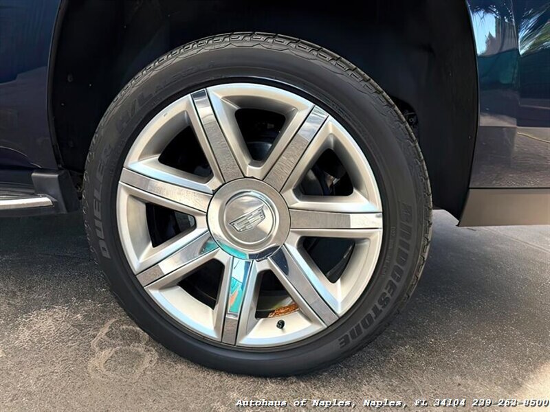 2017 Cadillac Escalade Luxury   - Photo 12 - Naples, FL 34104