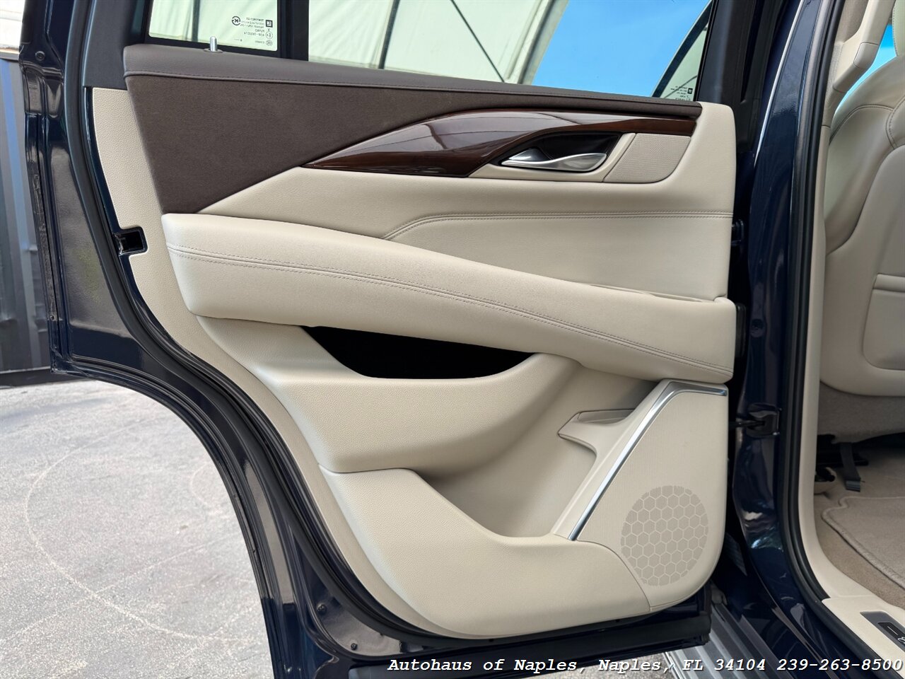 2017 Cadillac Escalade Luxury   - Photo 24 - Naples, FL 34104