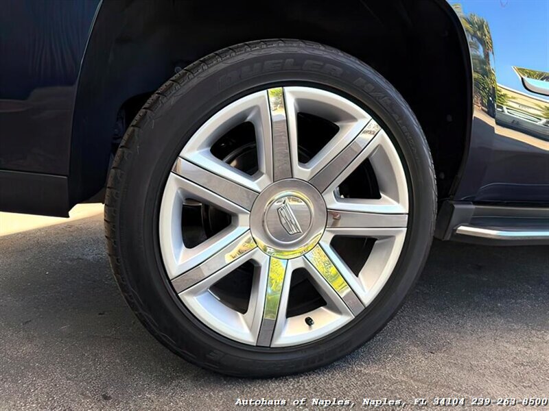 2017 Cadillac Escalade Luxury   - Photo 11 - Naples, FL 34104
