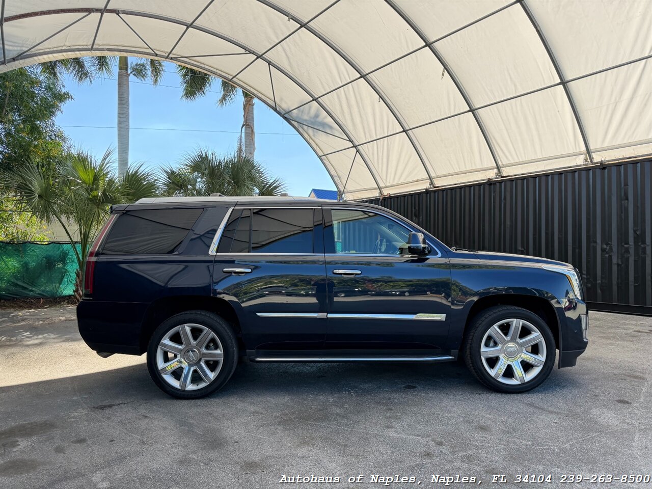 2017 Cadillac Escalade Luxury   - Photo 9 - Naples, FL 34104