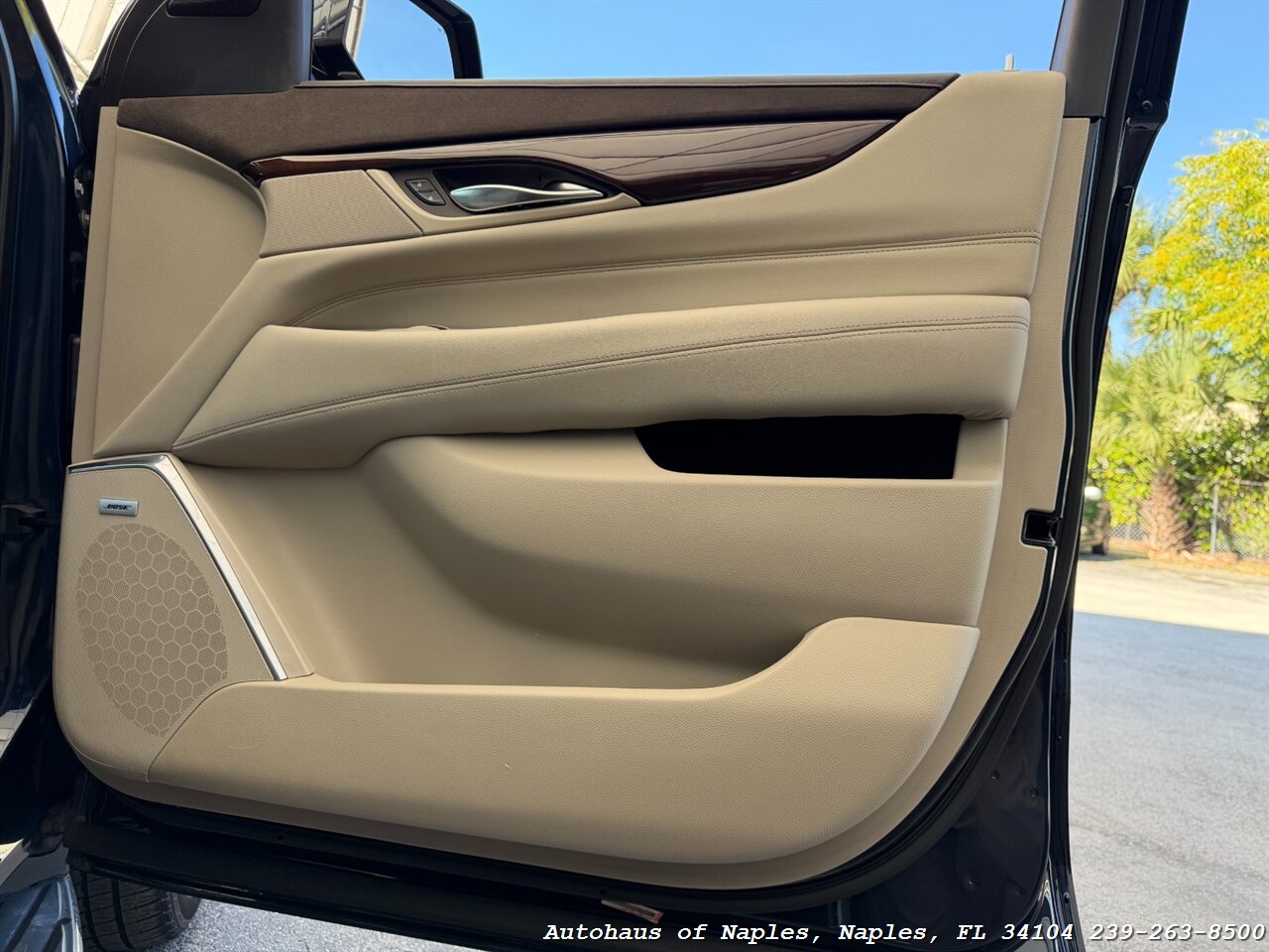 2017 Cadillac Escalade Luxury   - Photo 35 - Naples, FL 34104