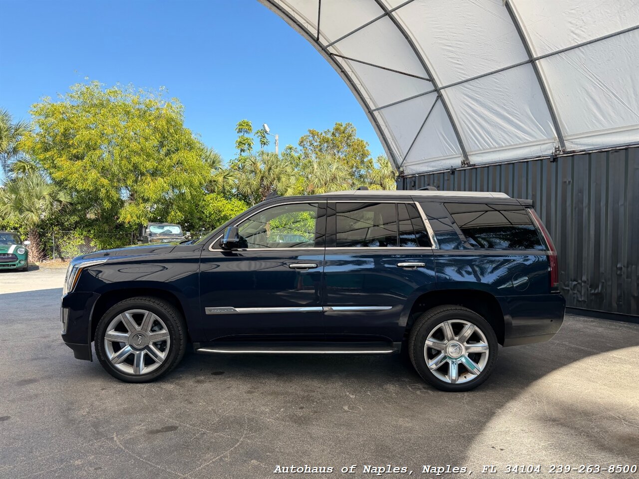 2017 Cadillac Escalade Luxury   - Photo 5 - Naples, FL 34104