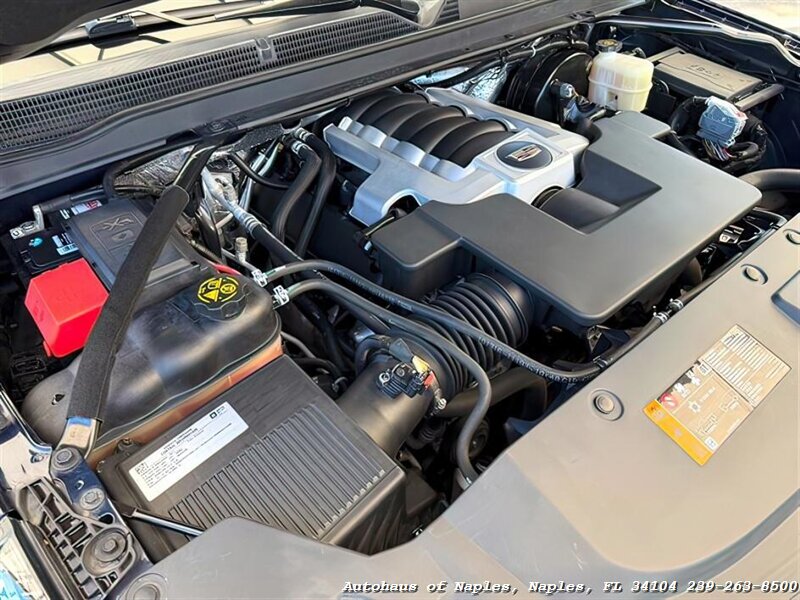 2017 Cadillac Escalade Luxury   - Photo 16 - Naples, FL 34104