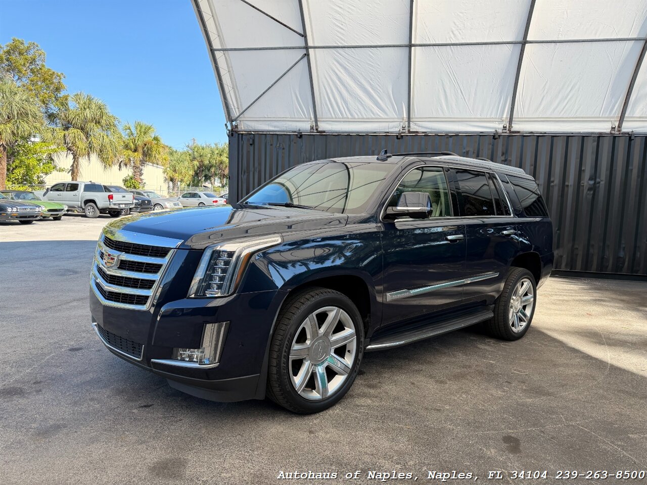 2017 Cadillac Escalade Luxury   - Photo 4 - Naples, FL 34104